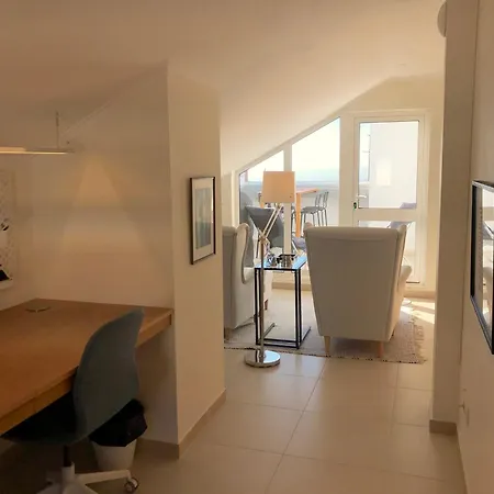 Апартаменты Sea Breeze Ii - Private Sea View Terrace And Office